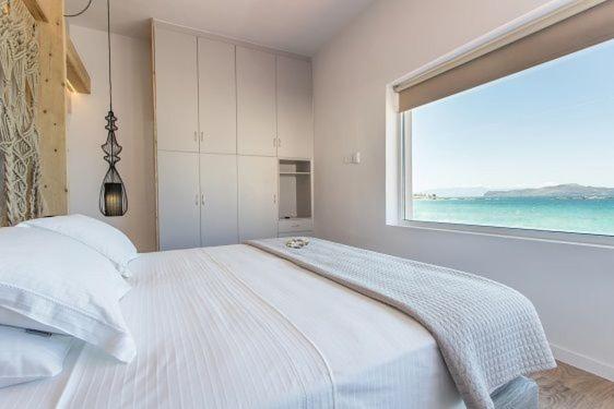Dazzling Crete Villa 3 Bedrooms Villa Saffron Sunset Beachfront Villa With Jacuzzi Brilliant Sea Views Chania Kato Daratso Exterior photo